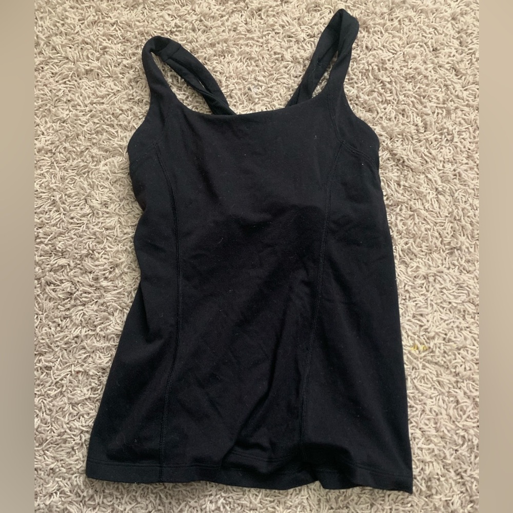 Lululemon black tank top with shelf bra